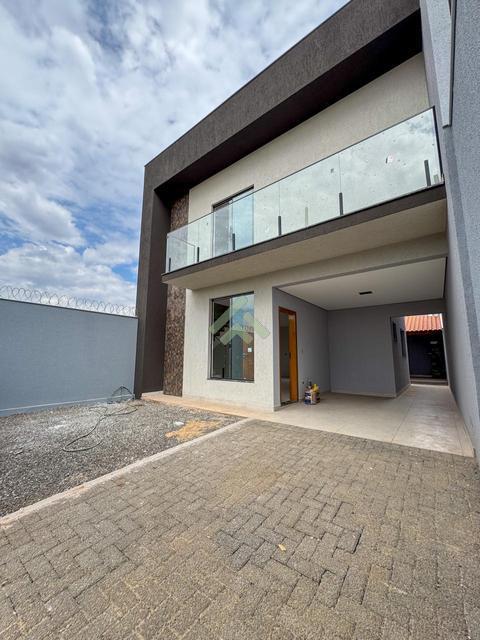 Casa à venda em Londrina, Coliseu, com 3 quartos, com 129 m²