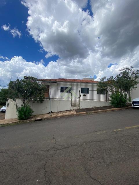 Casa à venda em Londrina, Barra Grande, com 3 quartos, com 191 m²